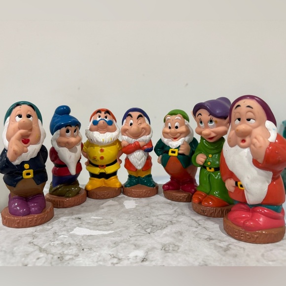 1960s Vintage Snow White Disney 7 Seven Dwarfs collectibles figurines Toys 5” - Picture 8 of 11